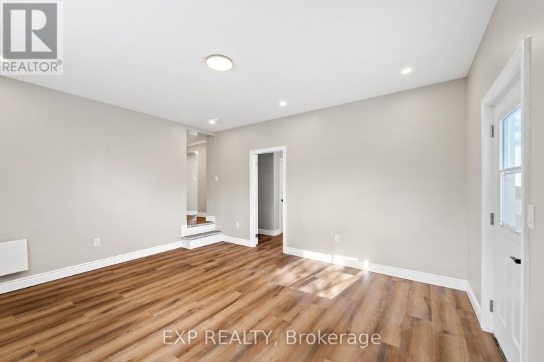 UNIT B - 81 ST CHARLES STREET, Belleville (Belleville Ward), Ontario, K8P2W5