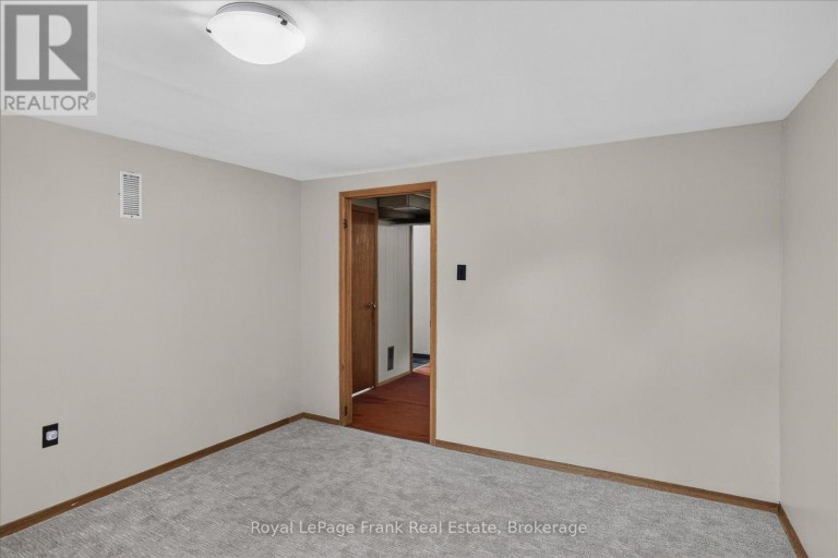 948 ST PAULS STREET, Peterborough (Northcrest Ward 5), Ontario, K9H6J6