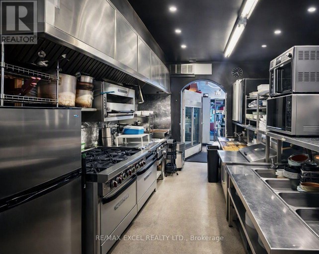 383 DUNDAS STREET E, Toronto (Moss Park), Ontario, M5A2A5