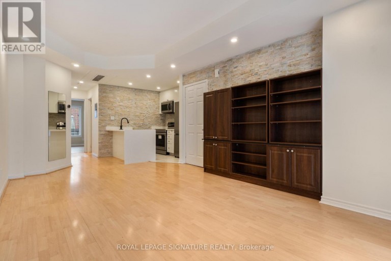 8 - 11 NIAGARA STREET, Toronto (Waterfront Communities), Ontario, M5V3N9