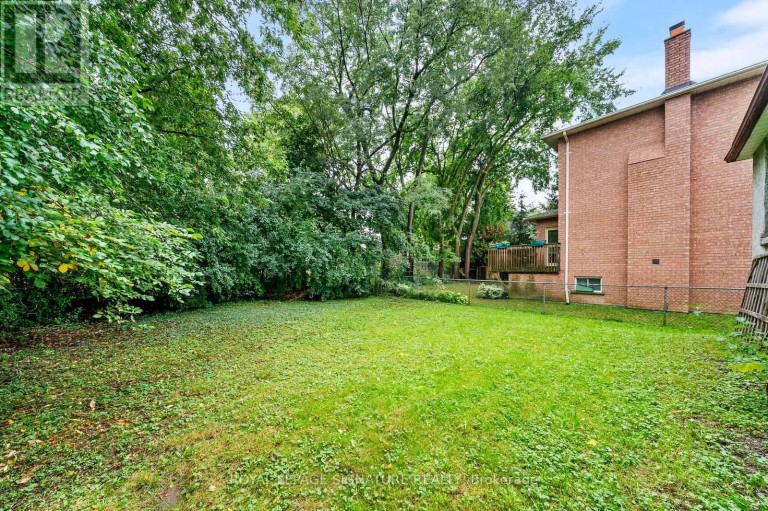 LOWER FLOOR - 17 PLEASANT AVENUE, Toronto (Newtonbrook West), Ontario, M2M1L8