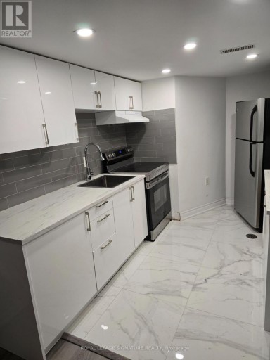 LOWER FLOOR - 17 PLEASANT AVENUE, Toronto (Newtonbrook West), Ontario, M2M1L8