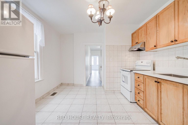 782 DUNDAS STREET W, Toronto (Trinity-Bellwoods), Ontario, M6J1V1