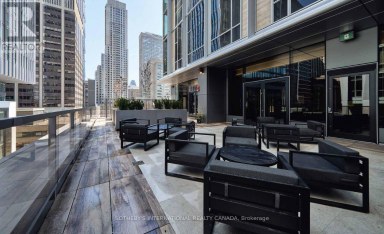 2112 - 11 YORKVILLE AVENUE Toronto (Annex) Ontario photo 14