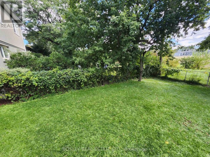 MAIN - 37 SUMMERSIDE CRESCENT, Toronto (Hillcrest Village), Ontario, M2H1W9