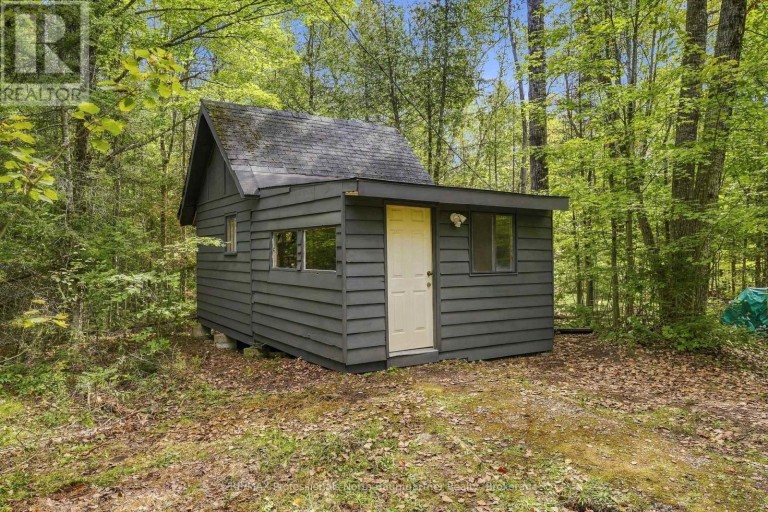 1247 ENGLISH CIRCLE, Highlands East (Glamorgan), Ontario, K0M1R0