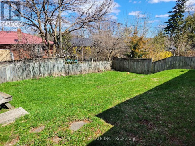 MAIN - 118 DORCOT AVENUE, Toronto (Bendale), Ontario, M1P3K8