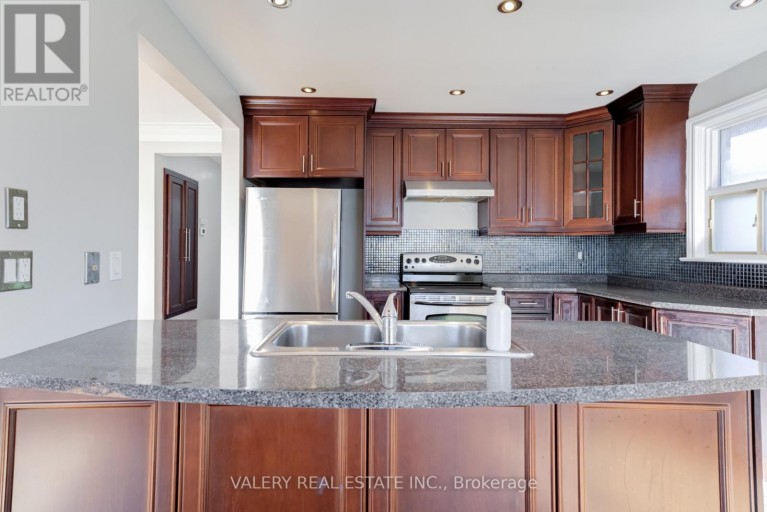MAIN - 118 DORCOT AVENUE, Toronto (Bendale), Ontario, M1P3K8