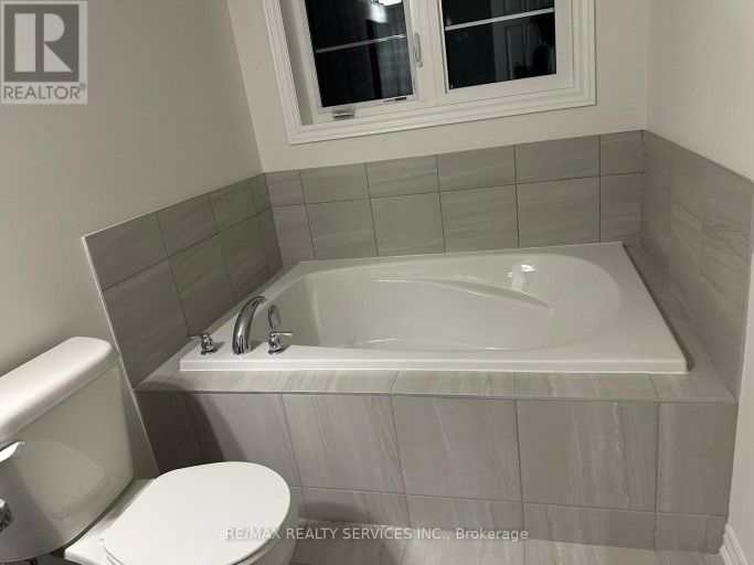 91 AIR DANCER CRESCENT, Oshawa (Windfields), Ontario, L1L0V3