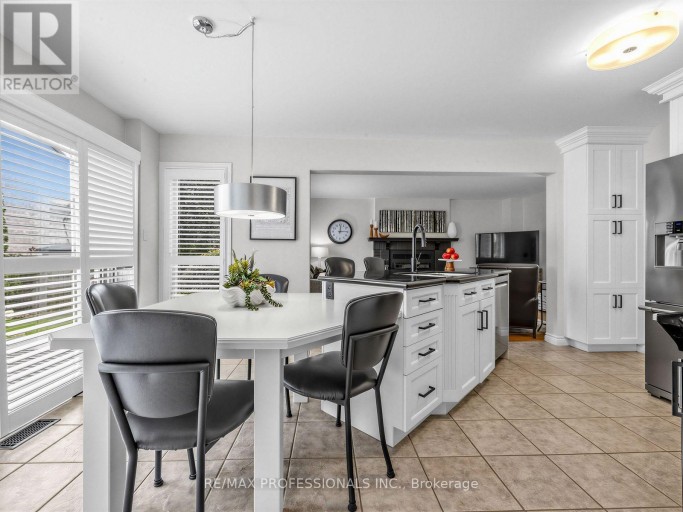 1025 MOORELANDS CRESCENT, Pickering (Rosebank), Ontario, L1W3K3