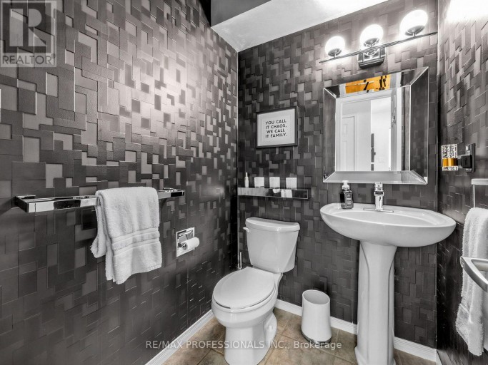 1025 MOORELANDS CRESCENT, Pickering (Rosebank), Ontario, L1W3K3