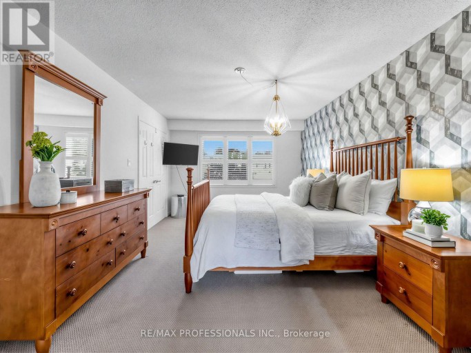 1025 MOORELANDS CRESCENT, Pickering (Rosebank), Ontario, L1W3K3