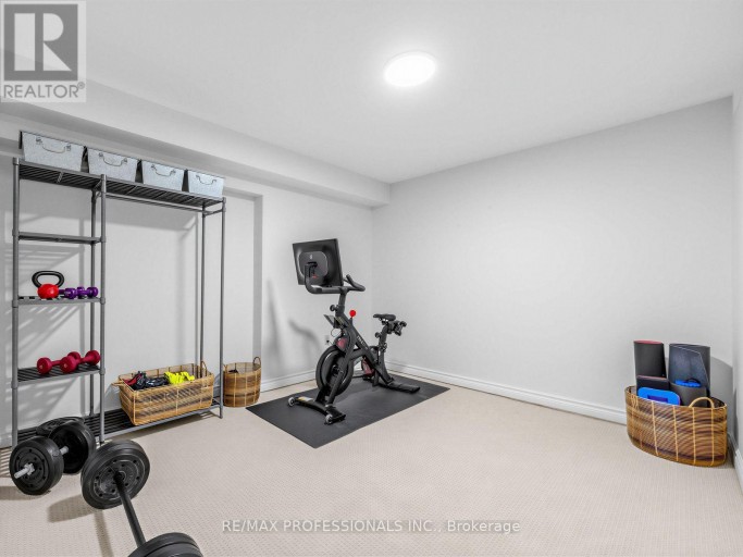 1025 MOORELANDS CRESCENT, Pickering (Rosebank), Ontario, L1W3K3