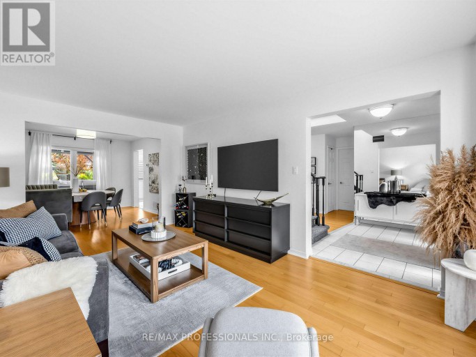 1025 MOORELANDS CRESCENT, Pickering (Rosebank), Ontario, L1W3K3