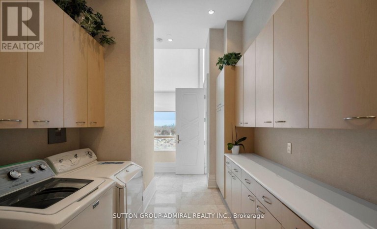 UPH - 1 CORDOBA DRIVE, Vaughan (Lakeview Estates), Ontario, L4J8S3