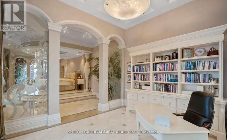 UPH - 1 CORDOBA DRIVE, Vaughan (Lakeview Estates), Ontario, L4J8S3