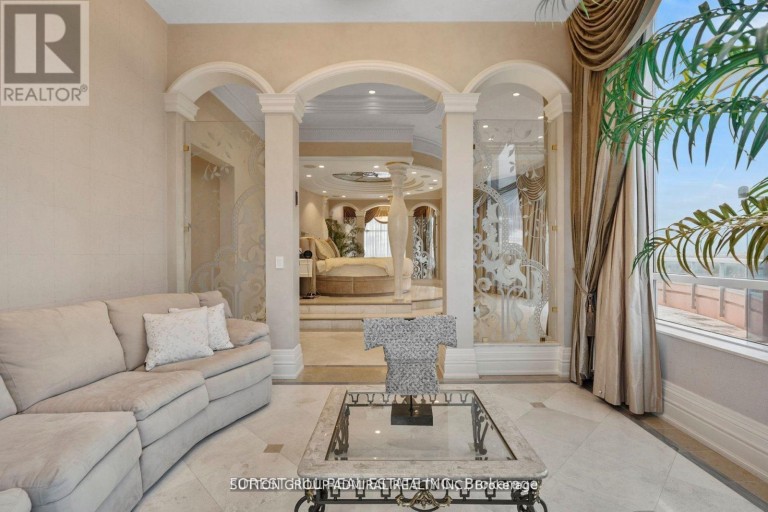 UPH - 1 CORDOBA DRIVE, Vaughan (Lakeview Estates), Ontario, L4J8S3