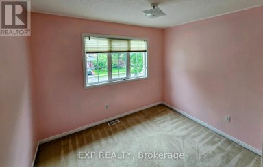 UPPER - 384 FLAGSTONE WAY Newmarket (Woodland Hill) Ontario photo 16