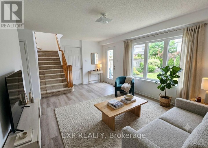 UPPER - 384 FLAGSTONE WAY, Newmarket (Woodland Hill), Ontario, L3X2R3