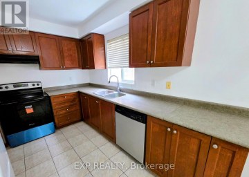 UPPER - 384 FLAGSTONE WAY Newmarket (Woodland Hill) Ontario photo 8
