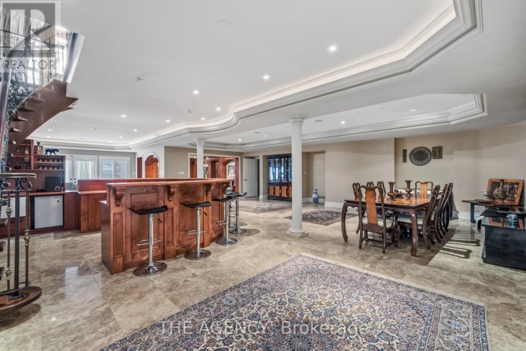 16 DEW DROP COURT, Vaughan, Ontario, L6A1E9