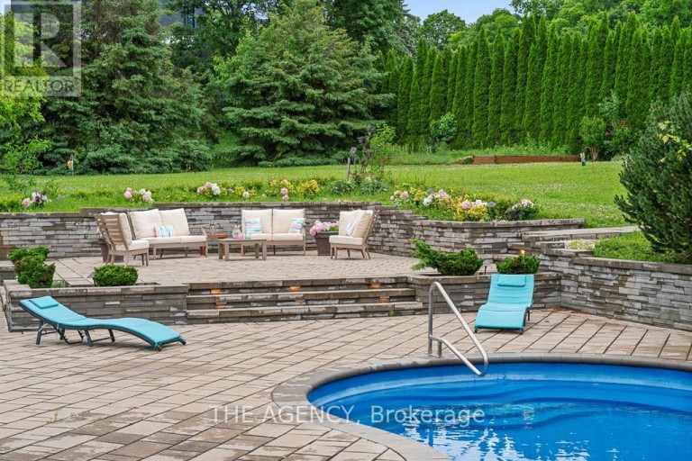 16 DEW DROP COURT, Vaughan, Ontario, L6A1E9