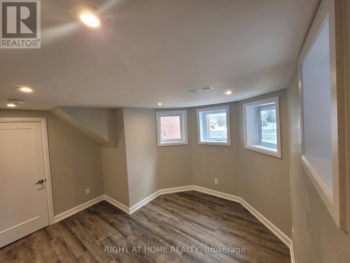 LOWER - 205 CARDINAL STREET, Barrie (Cundles East), Ontario, L4M6G8