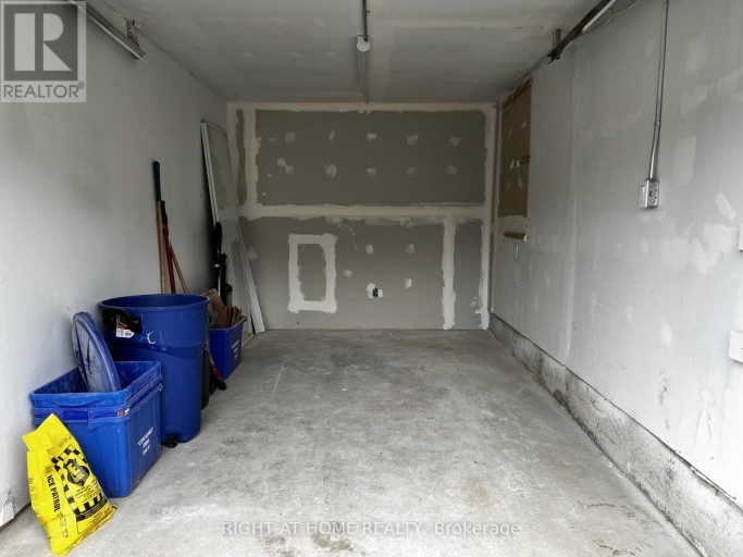 LOWER - 205 CARDINAL STREET, Barrie (Cundles East), Ontario, L4M6G8