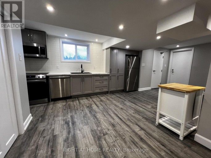 LOWER - 205 CARDINAL STREET, Barrie (Cundles East), Ontario, L4M6G8