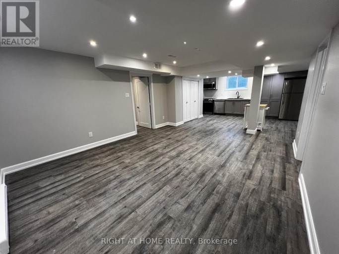 LOWER - 205 CARDINAL STREET, Barrie (Cundles East), Ontario, L4M6G8