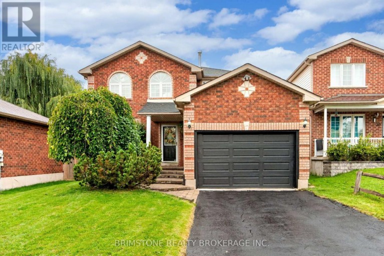 32 WESSENGER DRIVE, Barrie (Holly), Ontario, L4N8R3