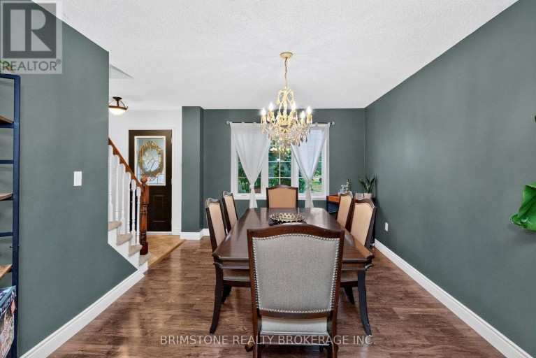 32 WESSENGER DRIVE, Barrie (Holly), Ontario, L4N8R3