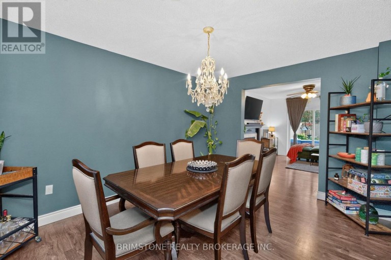 32 WESSENGER DRIVE, Barrie (Holly), Ontario, L4N8R3