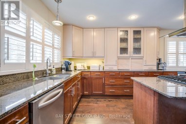 485 CARLTON DRIVE Oakville (FD Ford) Ontario photo 12