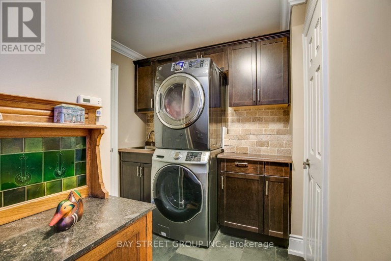 485 CARLTON DRIVE, Oakville (FD Ford), Ontario, L6J5X2