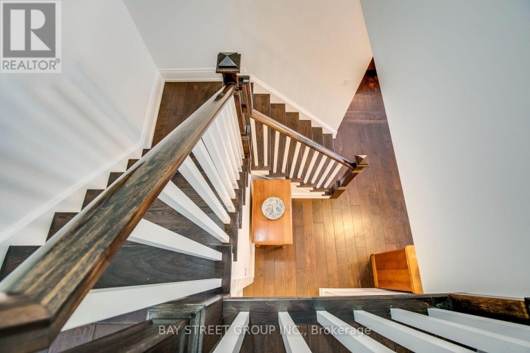 485 CARLTON DRIVE, Oakville (FD Ford), Ontario, L6J5X2