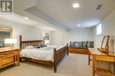 485 CARLTON DRIVE Oakville (FD Ford) Ontario photo 32