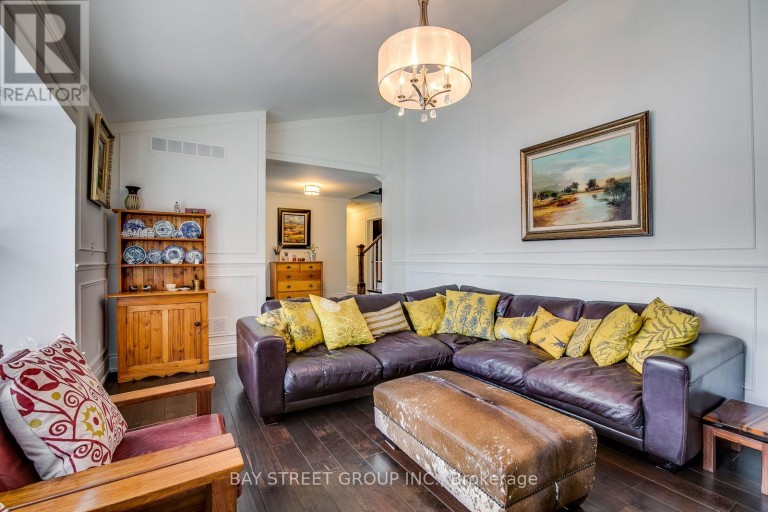 485 CARLTON DRIVE, Oakville (FD Ford), Ontario, L6J5X2
