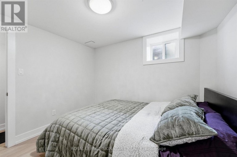 BSMT - 1945 DAVENPORT ROAD, Toronto (Weston-Pellam Park), Ontario, M6N1C3