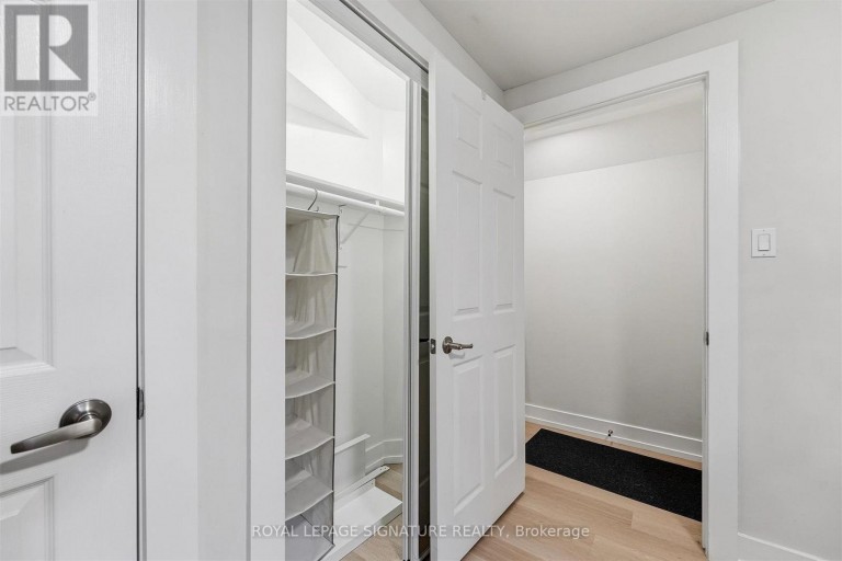 BSMT - 1945 DAVENPORT ROAD, Toronto (Weston-Pellam Park), Ontario, M6N1C3