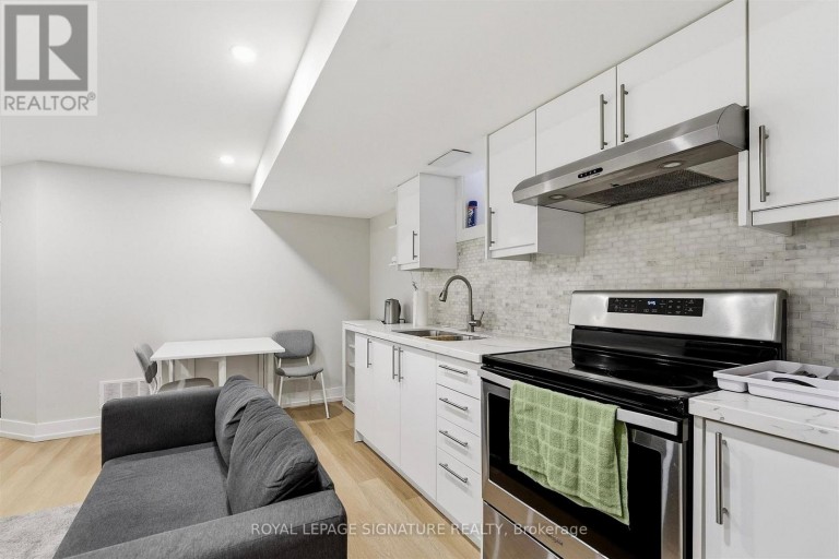 BSMT - 1945 DAVENPORT ROAD, Toronto (Weston-Pellam Park), Ontario, M6N1C3