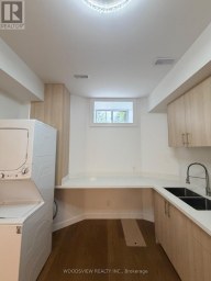 LOWER - 152 MEDLAND STREET Toronto (Junction Area) Ontario photo 10