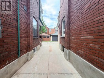 LOWER - 152 MEDLAND STREET Toronto (Junction Area) Ontario photo 4