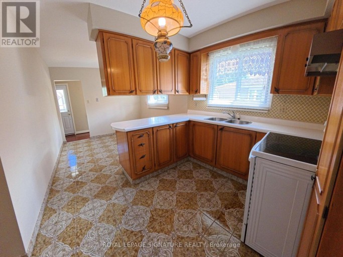 3612 BIRCHMEADOW CRESCENT, Mississauga (Applewood), Ontario, L4Y3R7