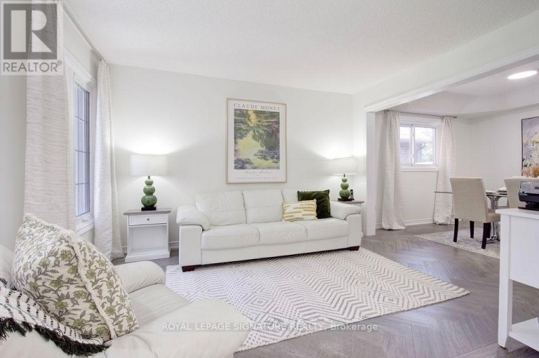 5386 LANDSBOROUGH AVENUE, Mississauga (Hurontario), Ontario, L5R3X2