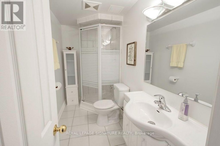5386 LANDSBOROUGH AVENUE, Mississauga (Hurontario), Ontario, L5R3X2