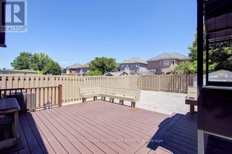5386 LANDSBOROUGH AVENUE, Mississauga (Hurontario), Ontario, L5R3X2