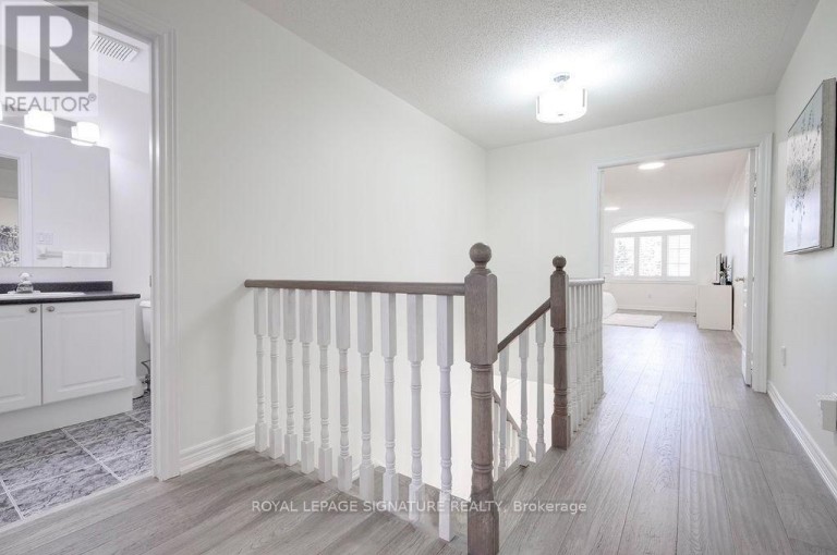 5386 LANDSBOROUGH AVENUE, Mississauga (Hurontario), Ontario, L5R3X2