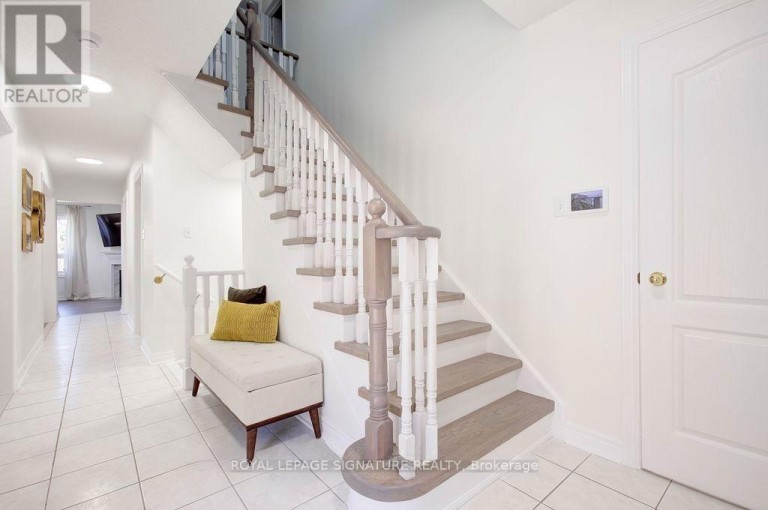 5386 LANDSBOROUGH AVENUE, Mississauga (Hurontario), Ontario, L5R3X2