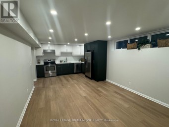 BASEMENT - 50 FAVERSHAM CRESCENT Toronto (Eringate-Centennial-West Deane) Ontario photo 3